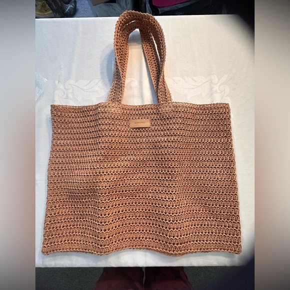 Burberry Handbags - Burberry Raffia/Rattan/Straw Tote New In Packaging - Perfect for Beach/Pool